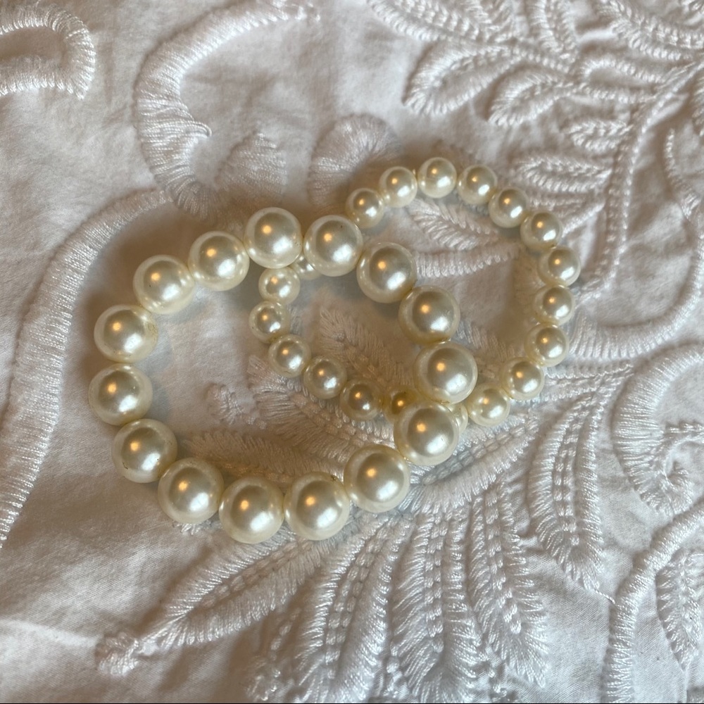 2-Piece Faux Pearl Bracelets (Costume)